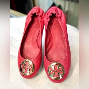 Tory Burch Coral Pink Leather Logo Ballet Flats